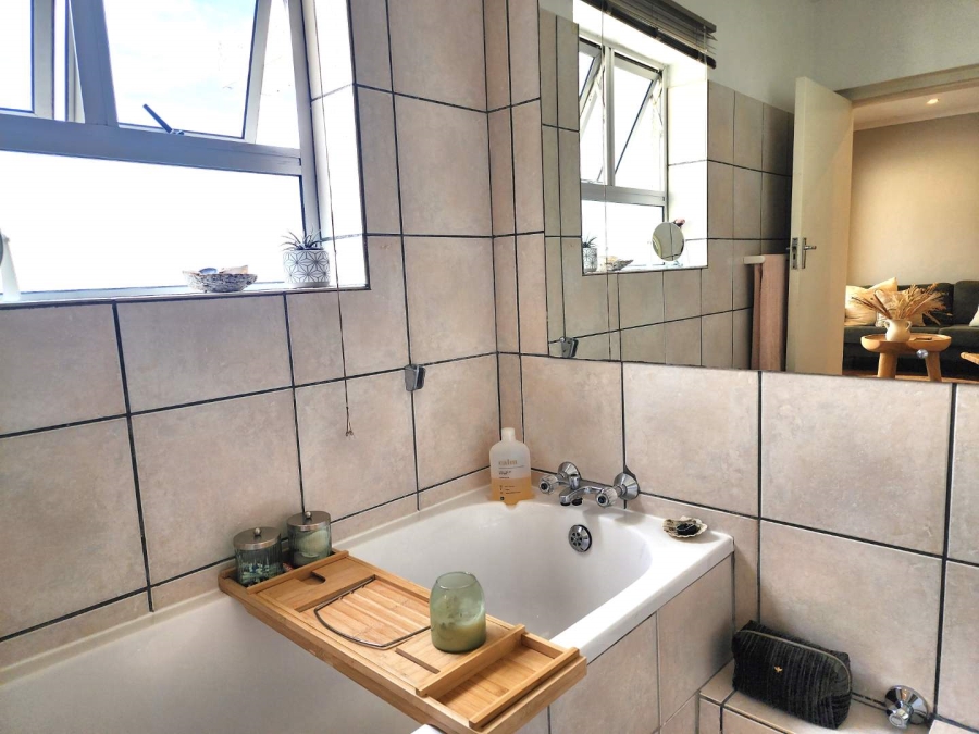 To Let 0 Bedroom Property for Rent in Sea Point Western Cape